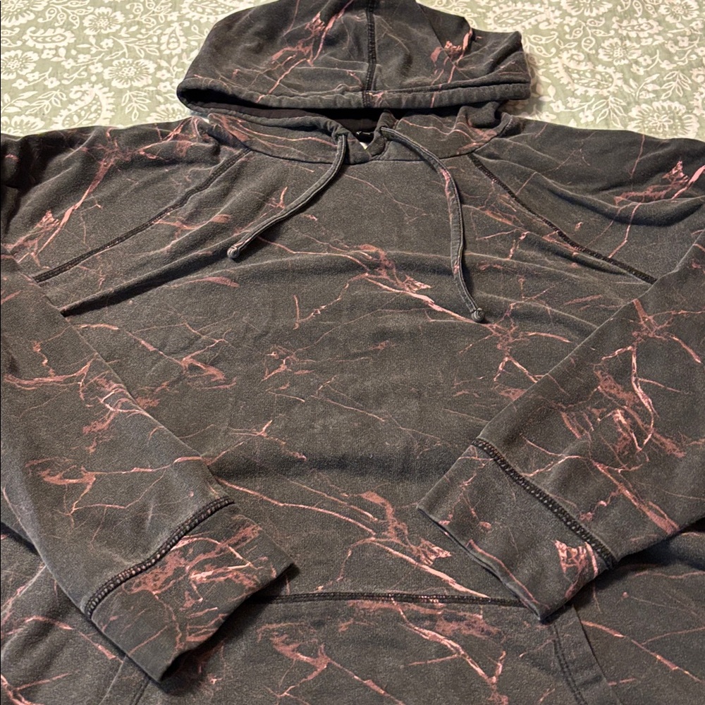 Torrid Everyday Fleece Black and Maroon Marble Active Hoodie Size 3 (22/24) - Picture 2 of 15